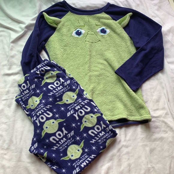 Star Wars Other - Star Wars Green & Blue Yoda Pajama Set Size Large Star Wars Other - Star Wars Green & Blue Yoda Pajama Set Size Large